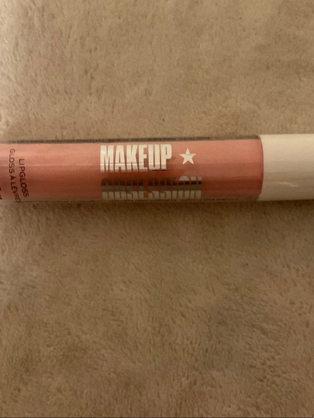 MAKEUP Revolution Hydrating Lip Gloss – Soft Pink Shine